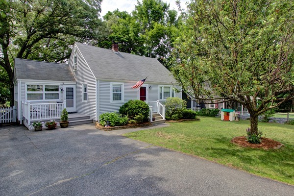 52 Londonderry Road Framingham, MA 01701 - Photo 3 of 30 Gallery Image 3