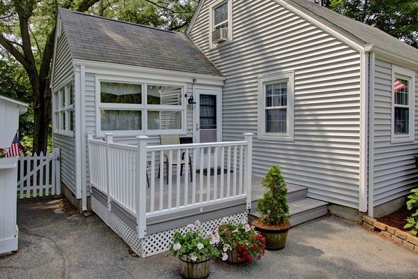52 Londonderry Road Framingham, MA 01701 - Photo 4 of 30 Gallery Image 4