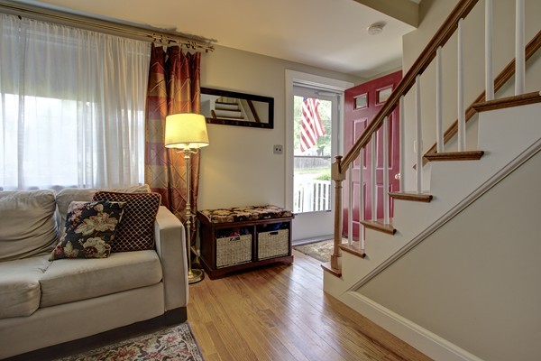 52 Londonderry Road Framingham, MA 01701 - Photo 7 of 30 Gallery Image 7