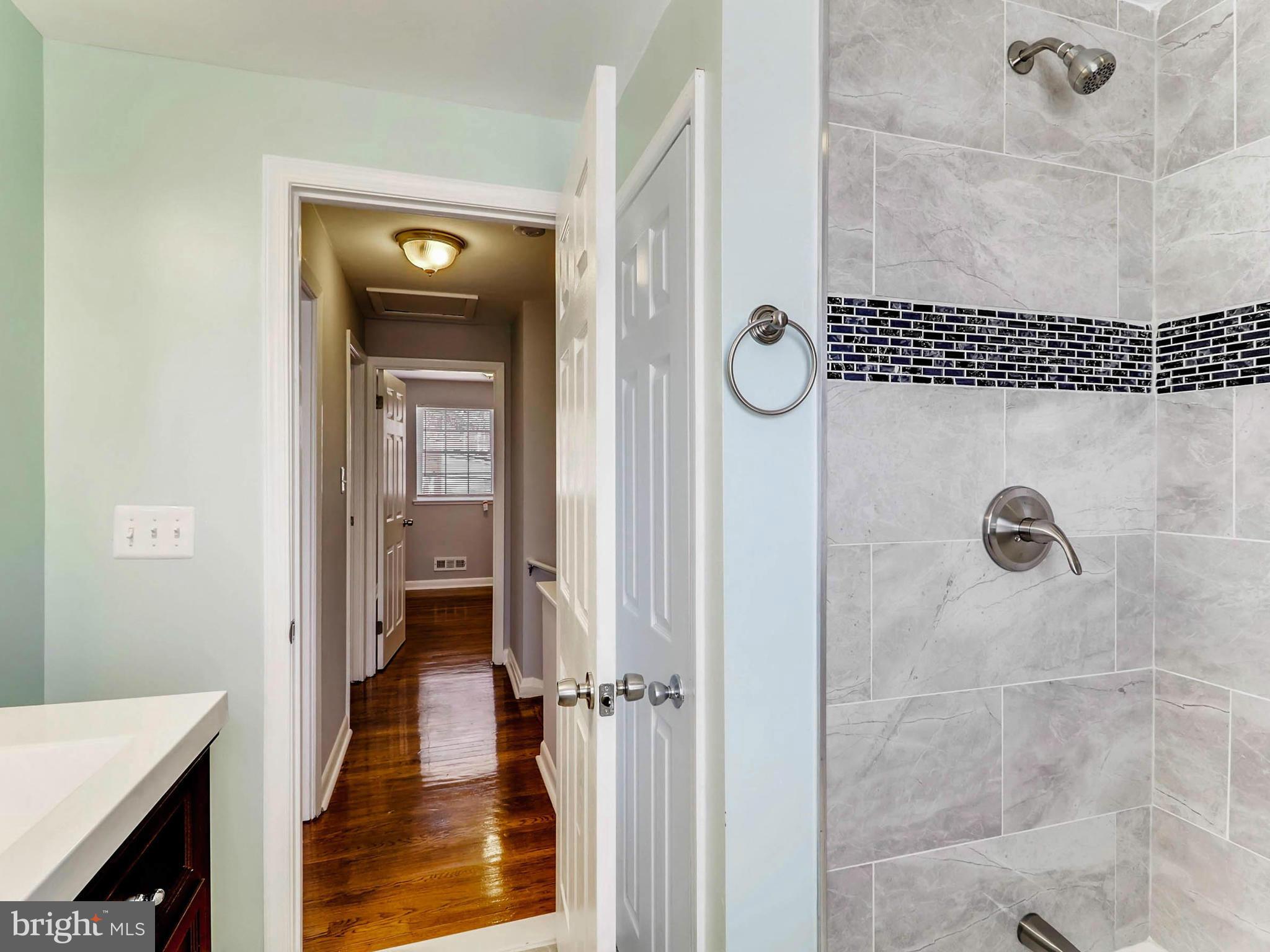 4792 Melbourne Road Baltimore, MD 21229 - Photo 16 of 28 Bath