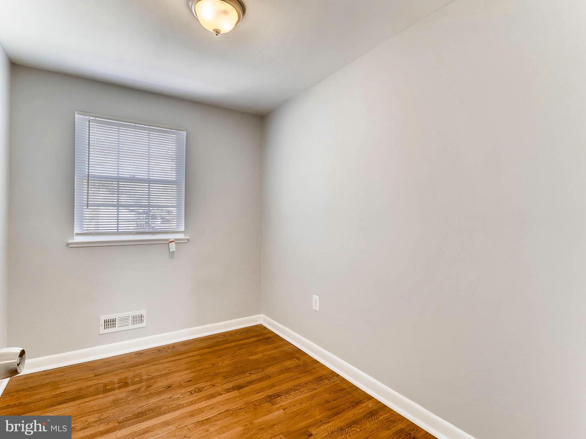 4792 Melbourne Road Baltimore, MD 21229 - Photo 20 of 28 Bedroom