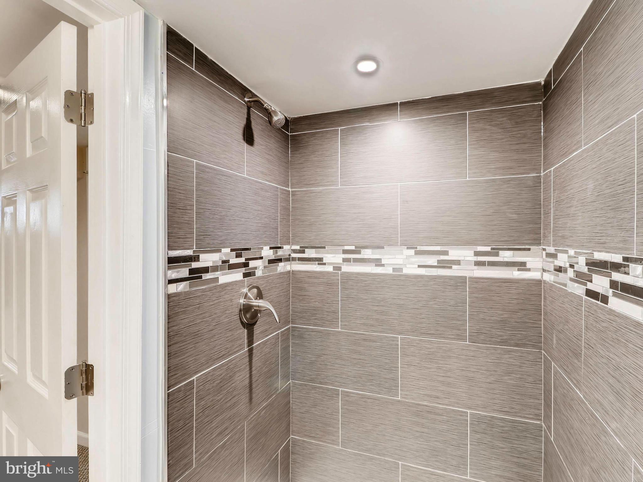 4792 Melbourne Road Baltimore, MD 21229 - Photo 26 of 28 Bath