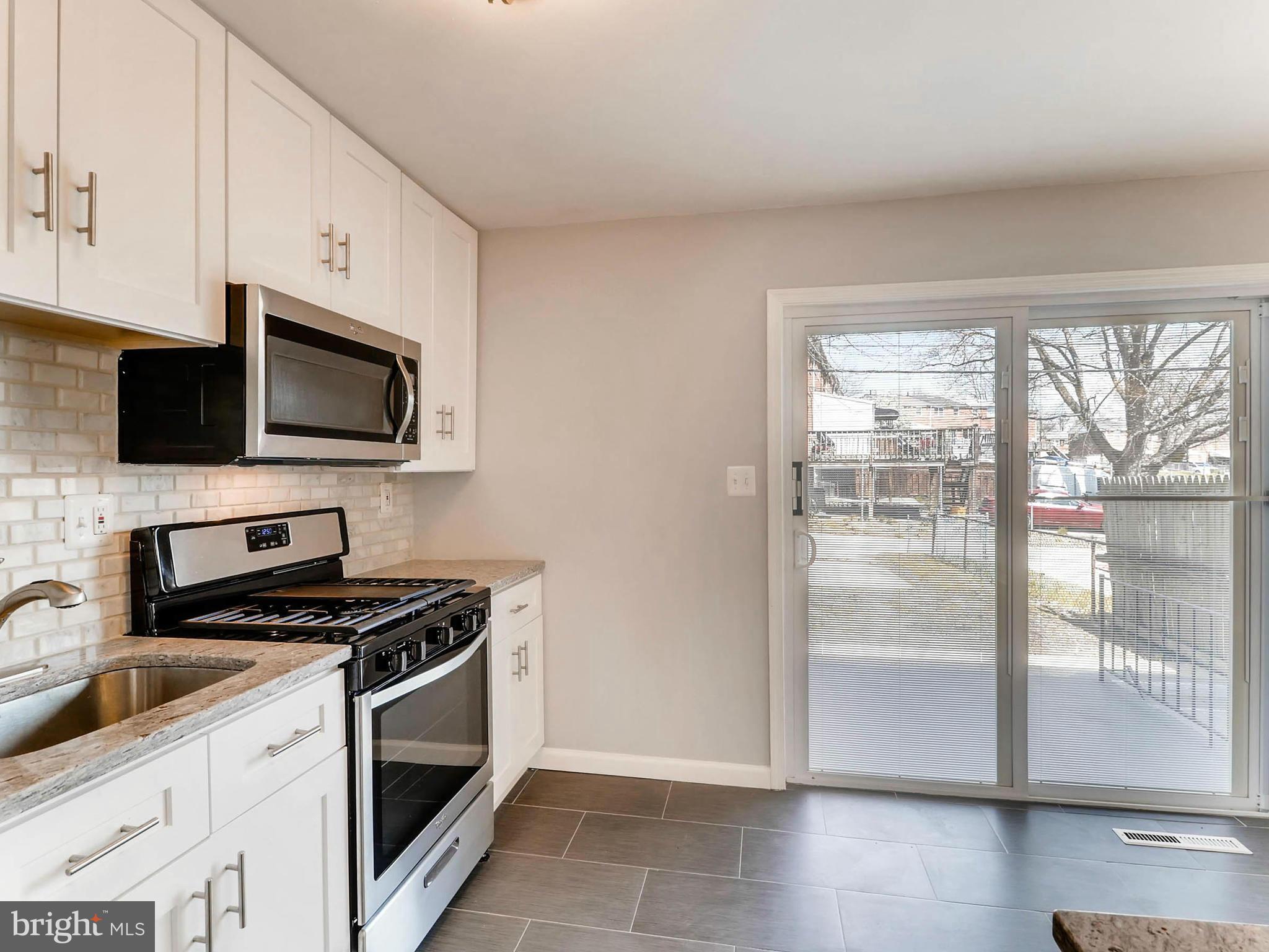 4792 Melbourne Road Baltimore, MD 21229 - Photo 10 of 28 Kitchen