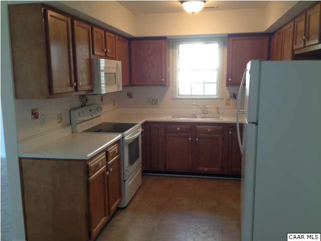 402 Riverside Avenue Charlottesville, VA 22902 - Photo 3 of 9 New appliances and vinyl.