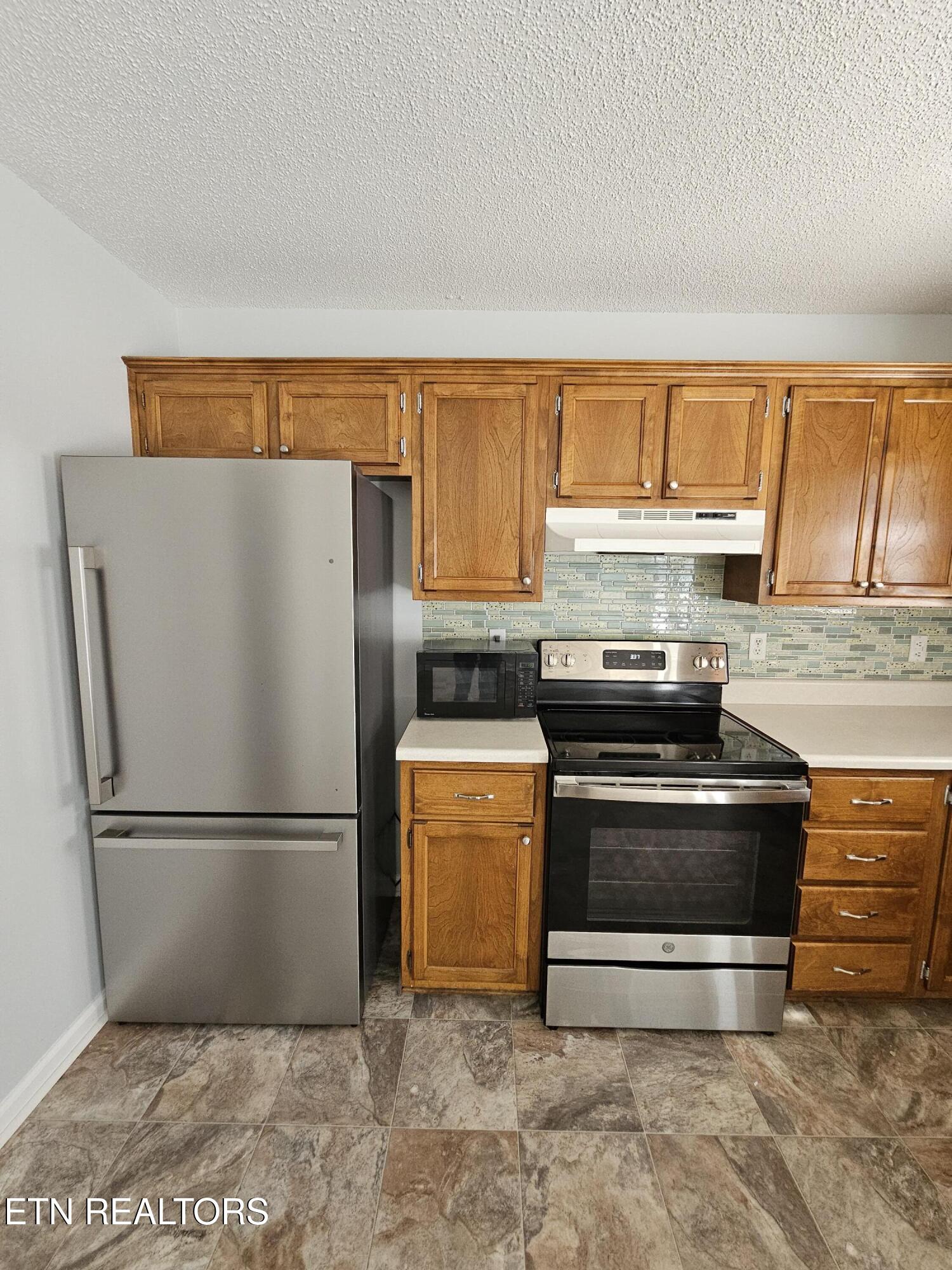 1802 Highland Road Maryville, TN 37801 - Photo 11 of 43 20260328_153757