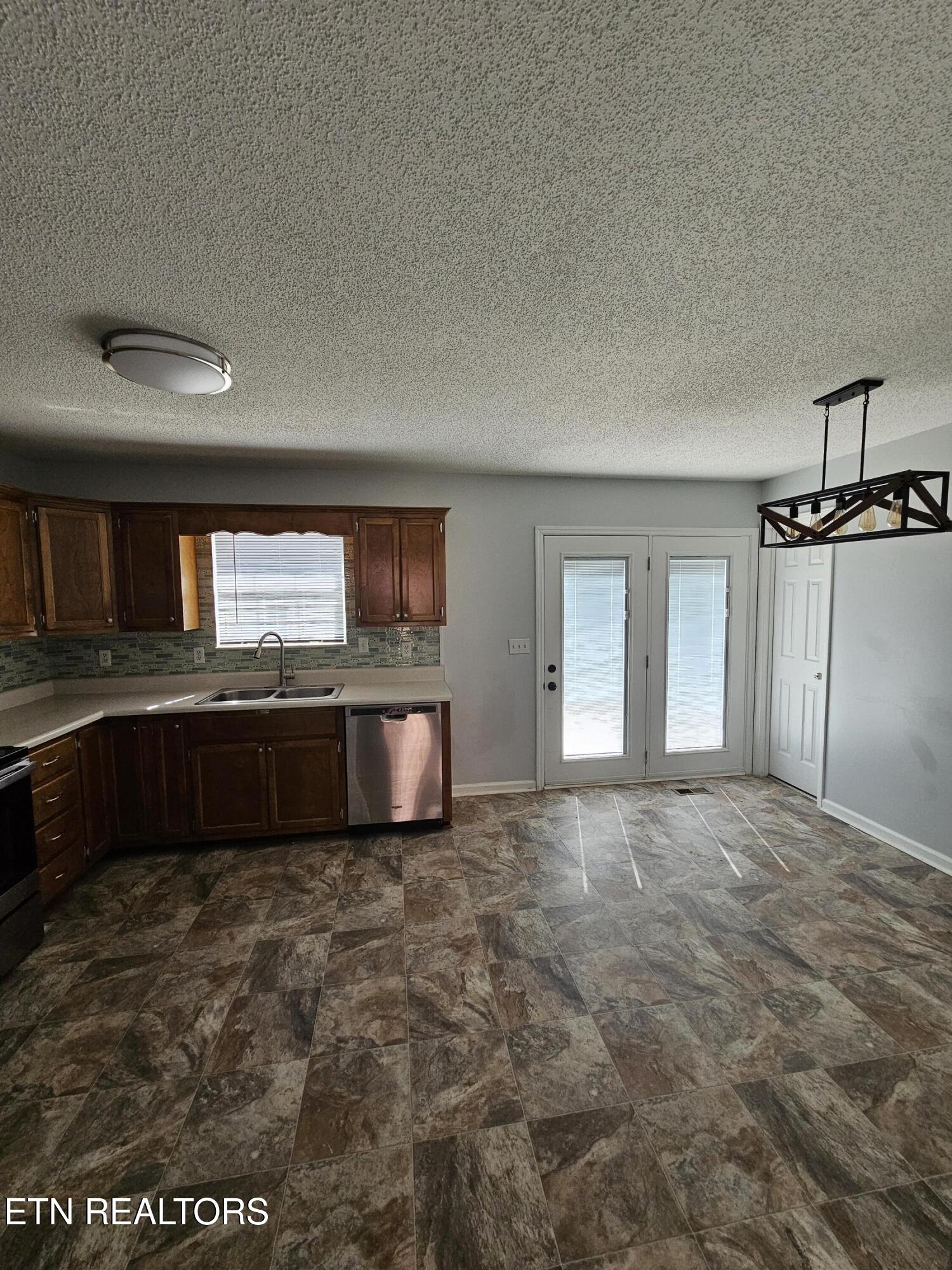 1802 Highland Road Maryville, TN 37801 - Photo 12 of 43 20260328_153607