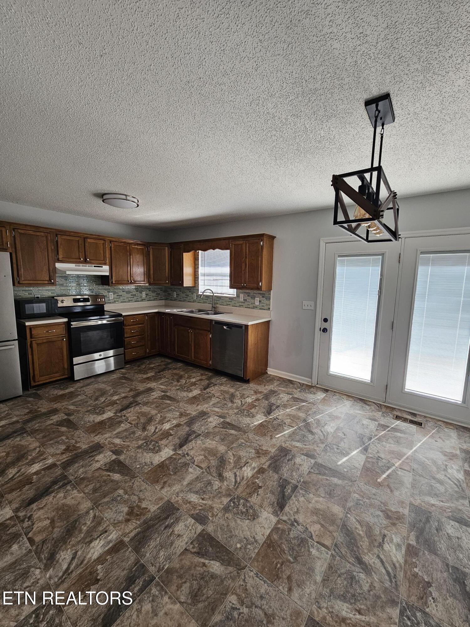 1802 Highland Road Maryville, TN 37801 - Photo 13 of 43 20260328_153533