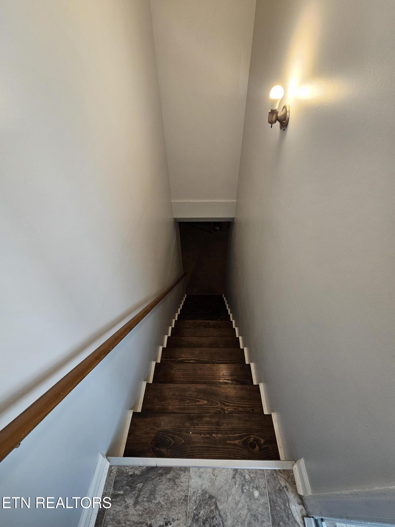 1802 Highland Road Maryville, TN 37801 - Photo 40 of 43 20260328_153339