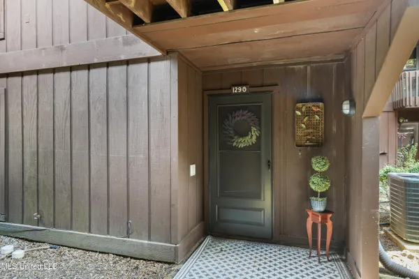 $124,900 | 129 Molokai, Unit G, Diamondhead, MS 39525