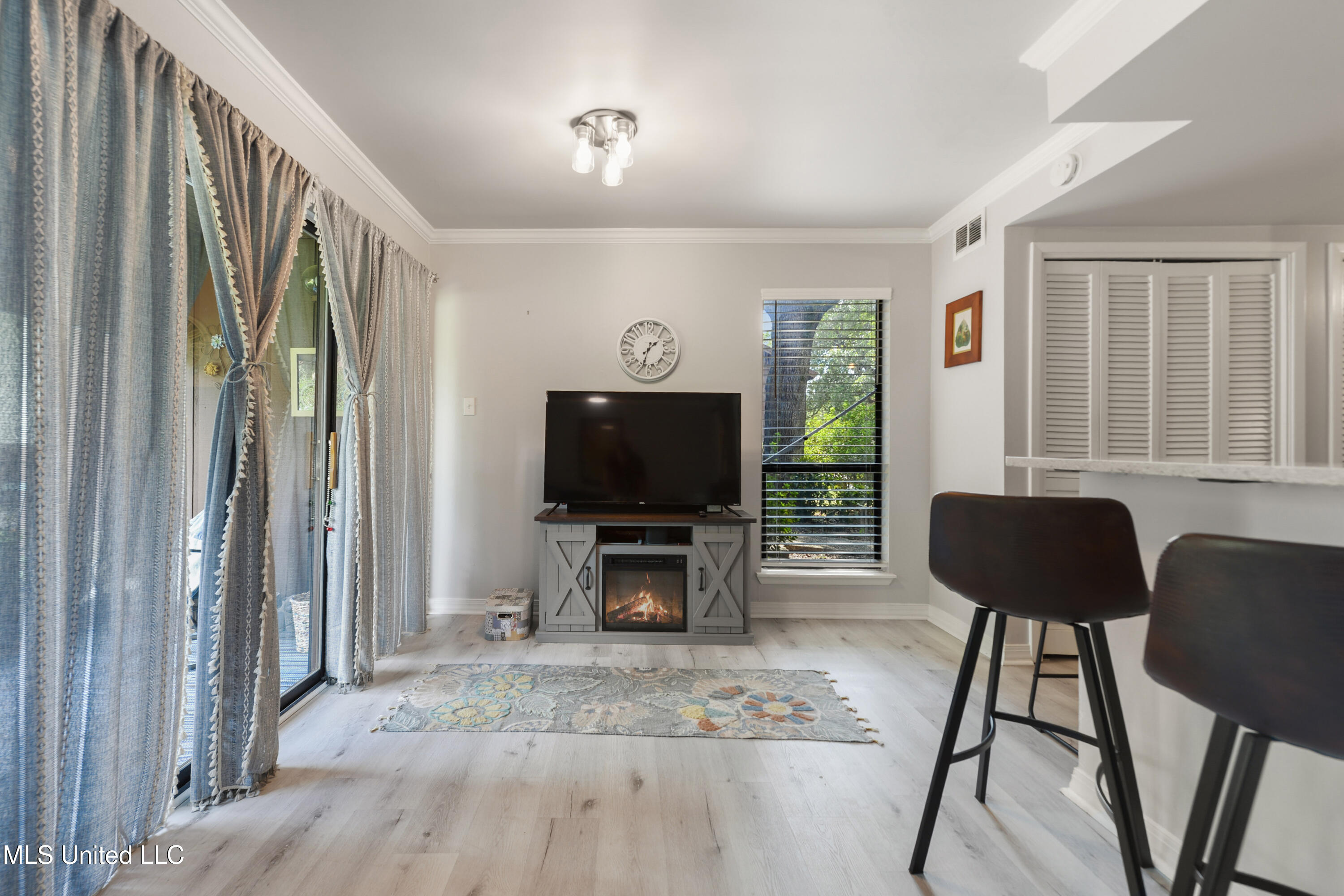 129 Molokai, Unit G Diamondhead, MS 39525 - Photo 8 of 21 005