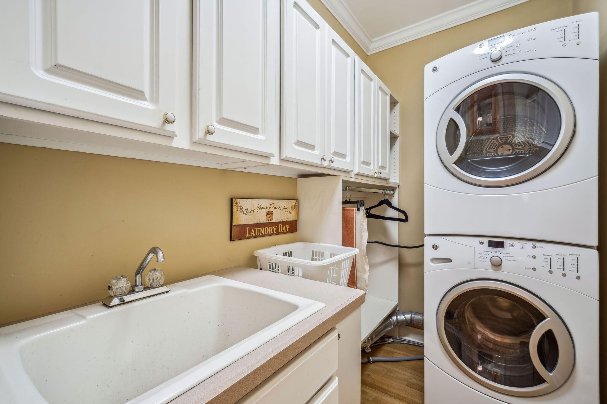 4440 Ackerly Farm Road New Albany, OH 43054 - Photo 31 of 61 1st Floor Laundry