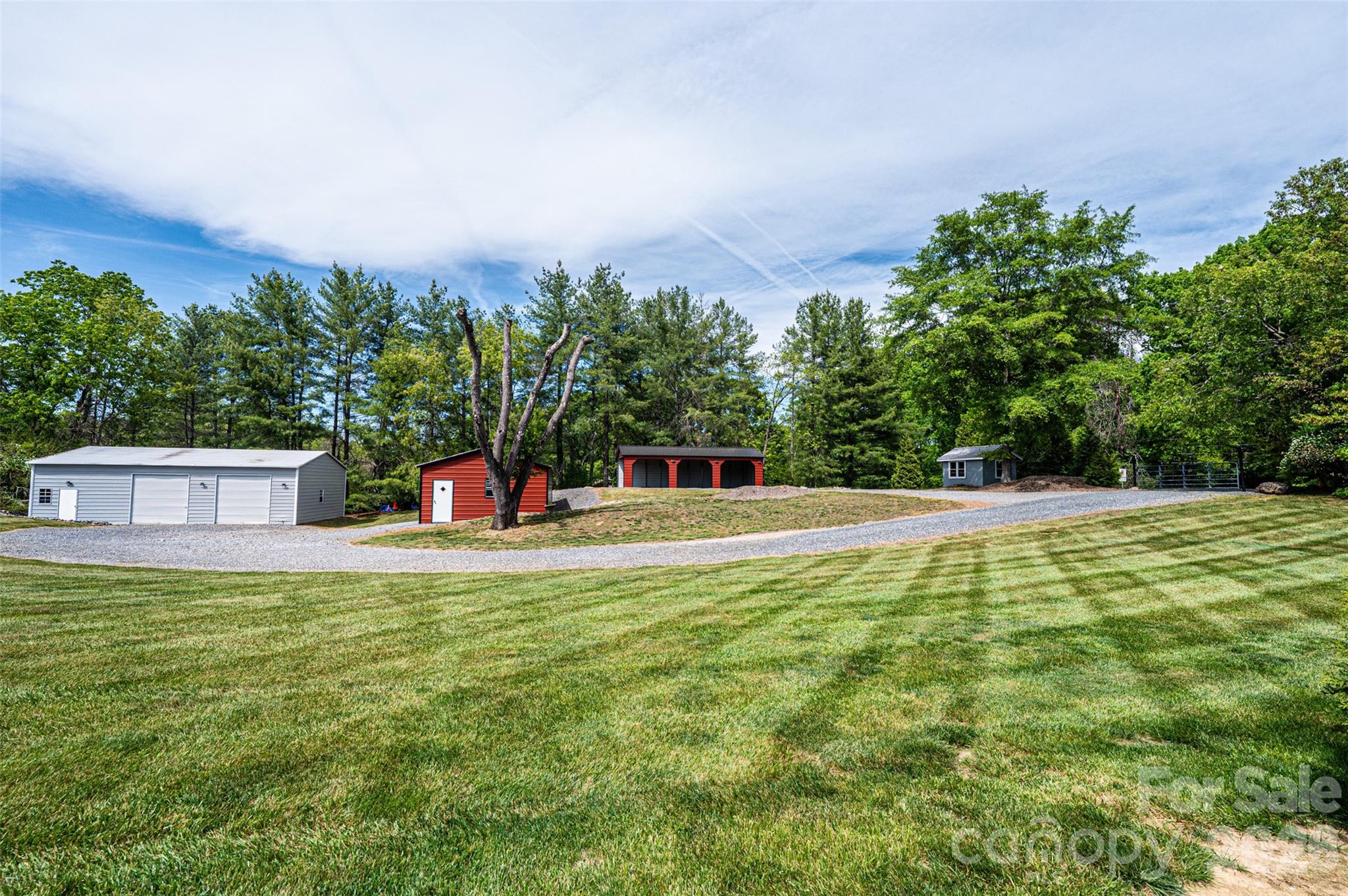 379 Horseshoe Bend Road Hudson, NC 28638 - Photo 4 of 43