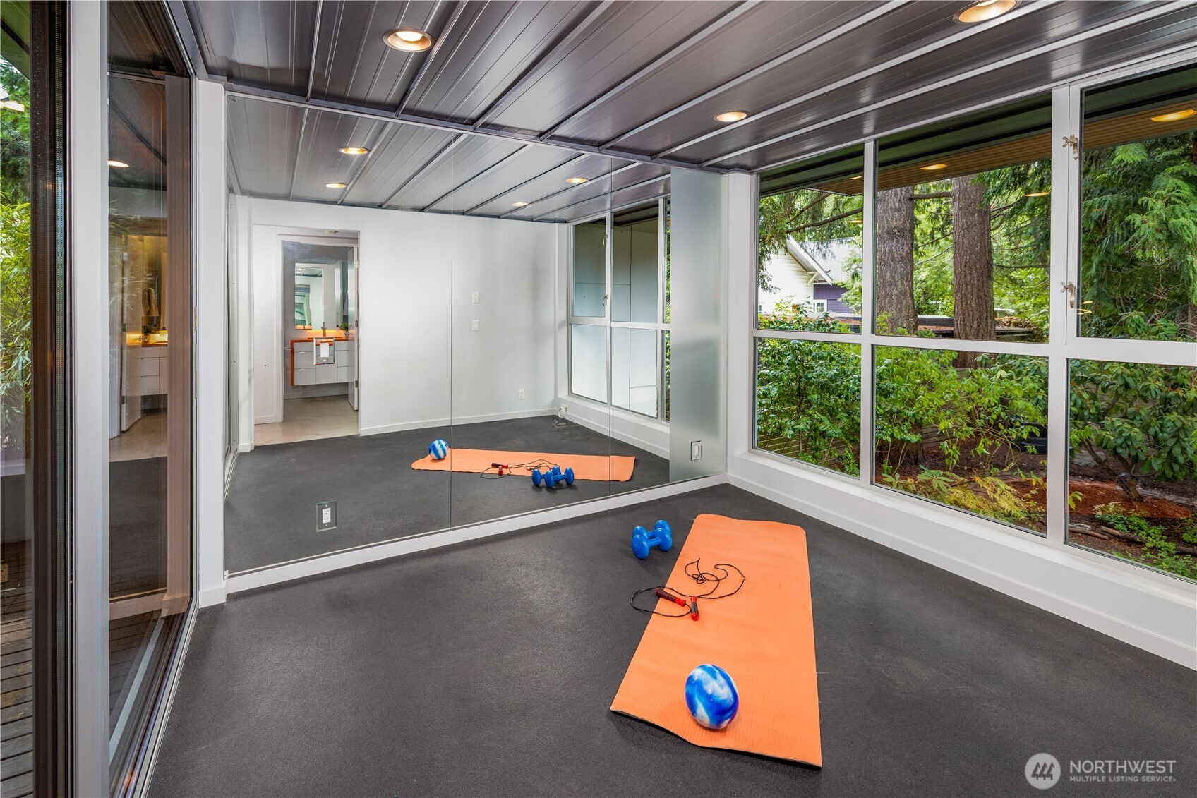 2112 North 46th Street Seattle, WA 98103 - Photo 22 of 40 Gallery Image 22
