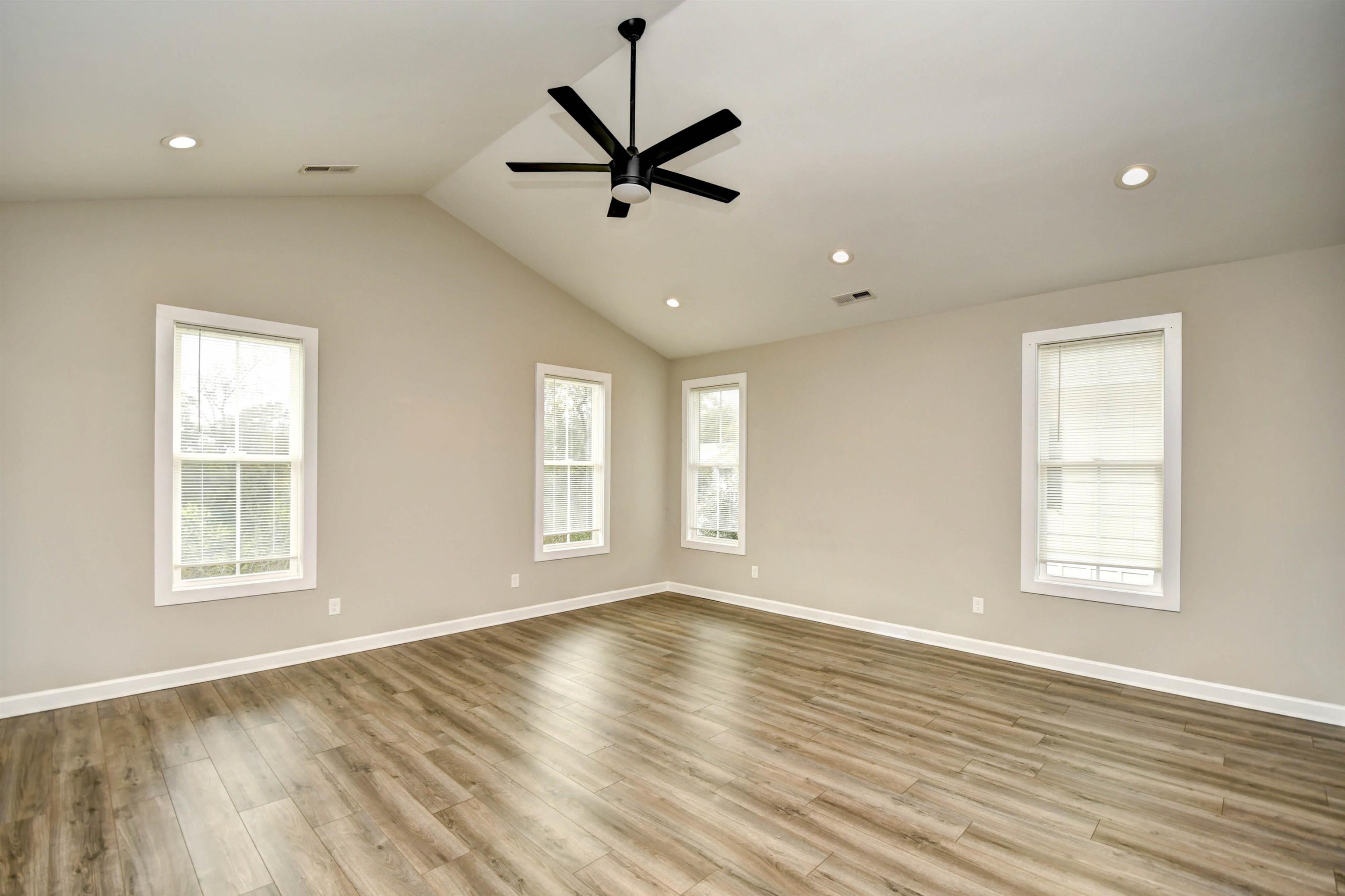 3877 Spanner Way Murrells Inlet, SC 29576 - Photo 14 of 41