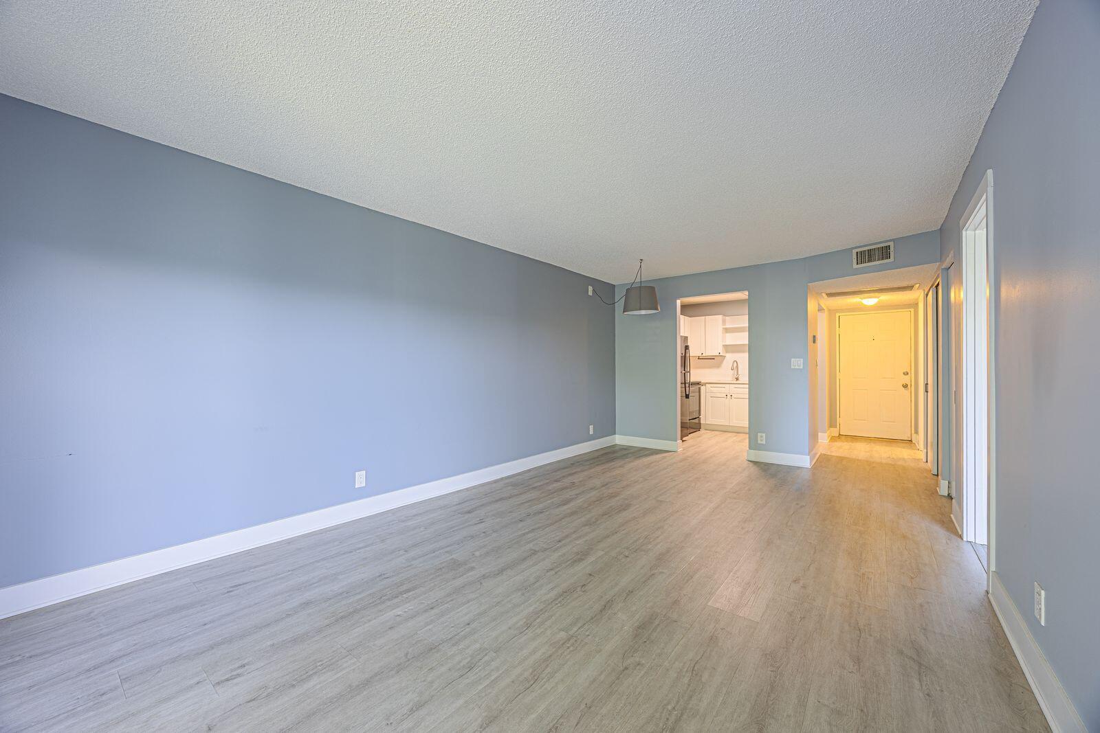 9440 Southwest 8th Street, Unit 417 Boca Raton, FL 33428 - Photo 9 of 26 9940 SW 8th St (Living Rm5)
