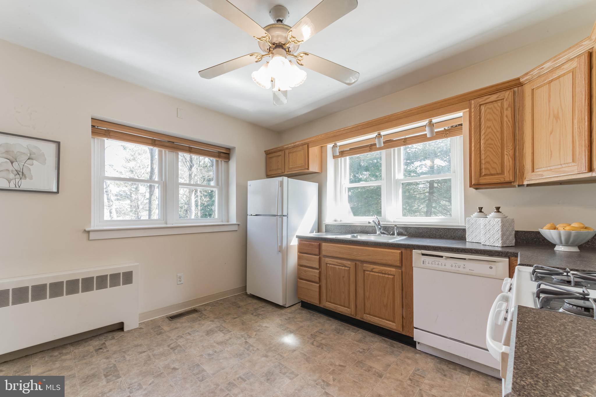 539 Moreland Road Huntingdon Valley, PA 19006 - Photo 13 of 31 Kitchen