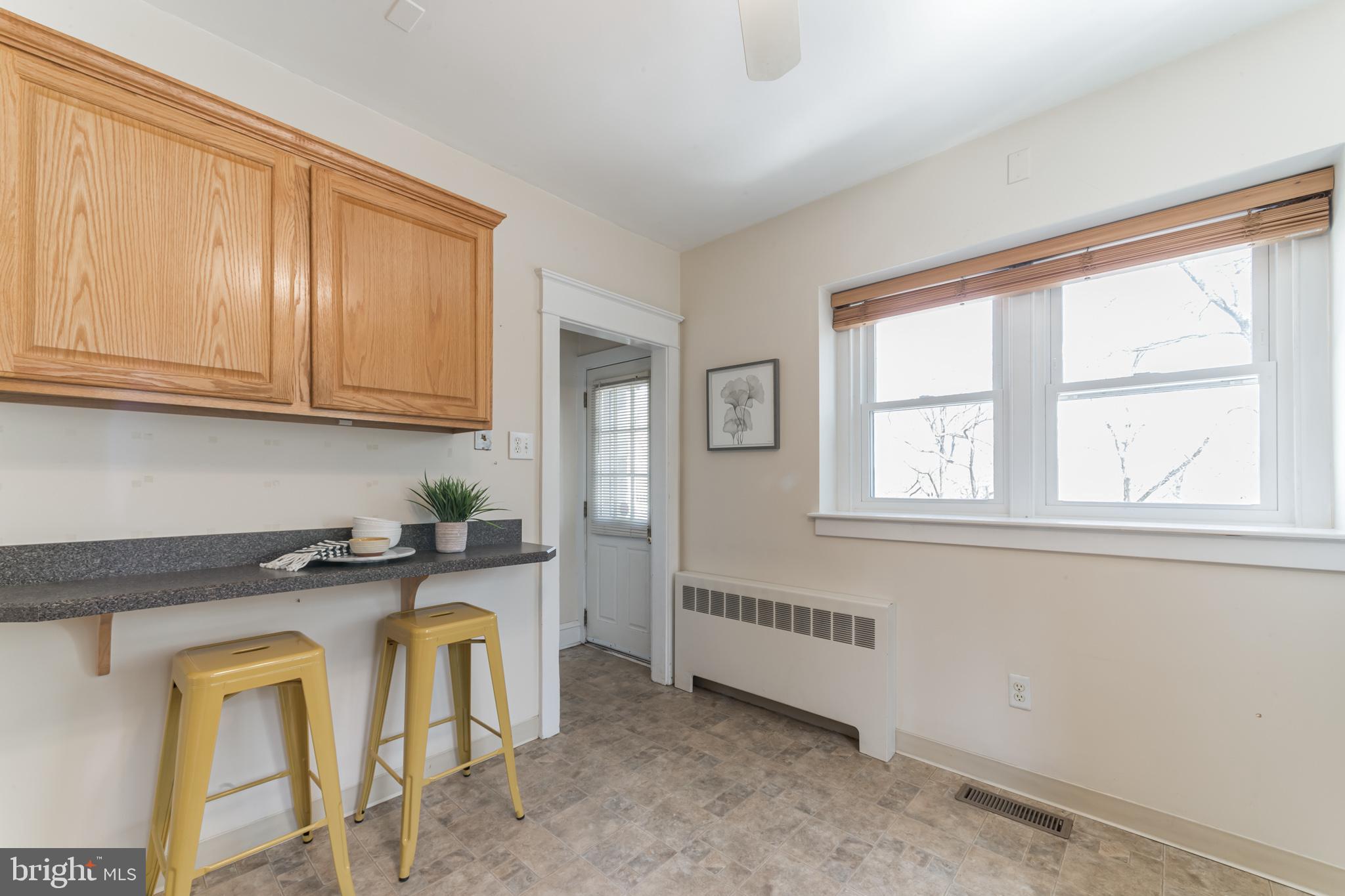 539 Moreland Road Huntingdon Valley, PA 19006 - Photo 14 of 31 Kitchen with breakfast or coffee bar