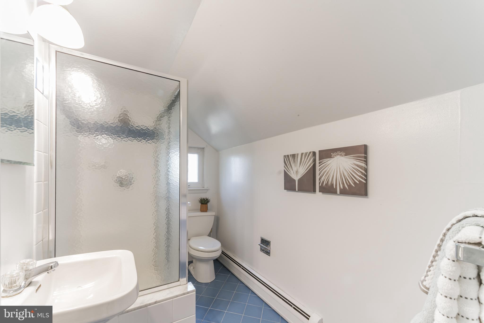 539 Moreland Road Huntingdon Valley, PA 19006 - Photo 23 of 31 Full hall bath with stall shower