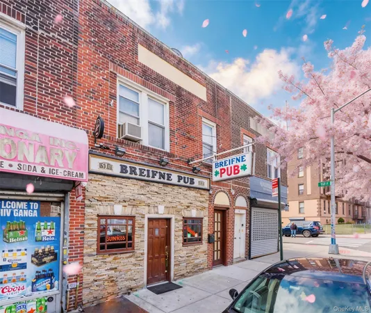 $1,250,000 | 169-04 Crocheron Avenue | Murray Hill - Flushing