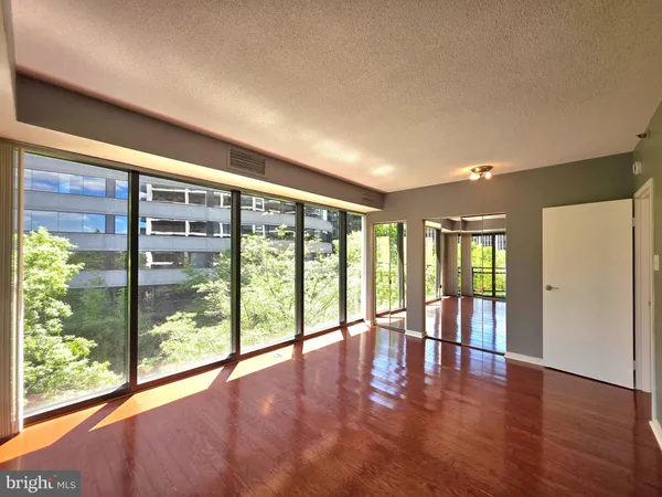 $2,950 | 1530 Key Boulevard, Unit 532, Arlington, VA 22209