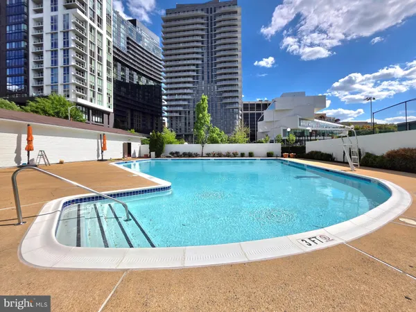 $2,950 | 1530 Key Boulevard, Unit 532, Arlington, VA 22209