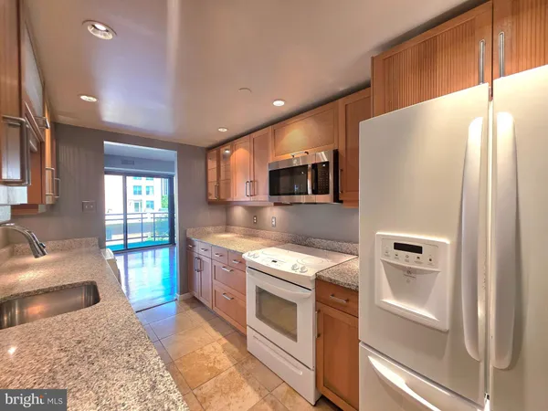 $2,950 | 1530 Key Boulevard, Unit 532, Arlington, VA 22209