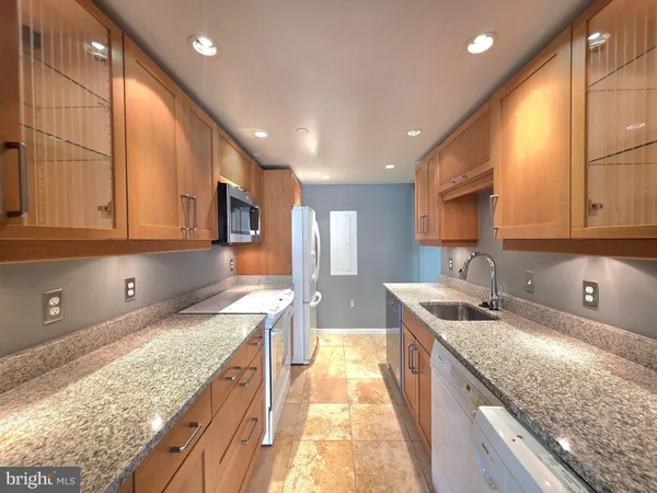 $2,950 | 1530 Key Boulevard, Unit 532, Arlington, VA 22209