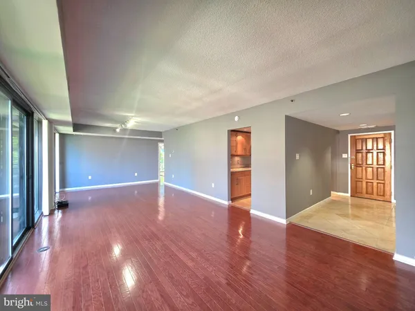 $2,950 | 1530 Key Boulevard, Unit 532, Arlington, VA 22209