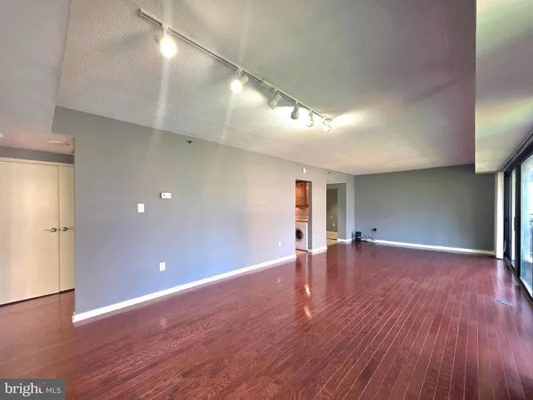 $2,950 | 1530 Key Boulevard, Unit 532, Arlington, VA 22209