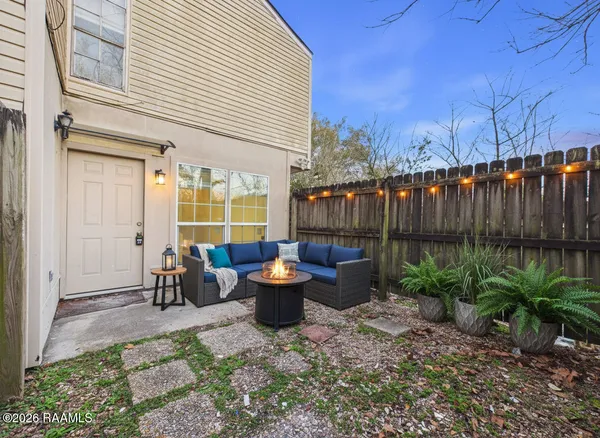 $900 | 809 Fox Run Avenue, Unit 2, Lafayette, LA 70508