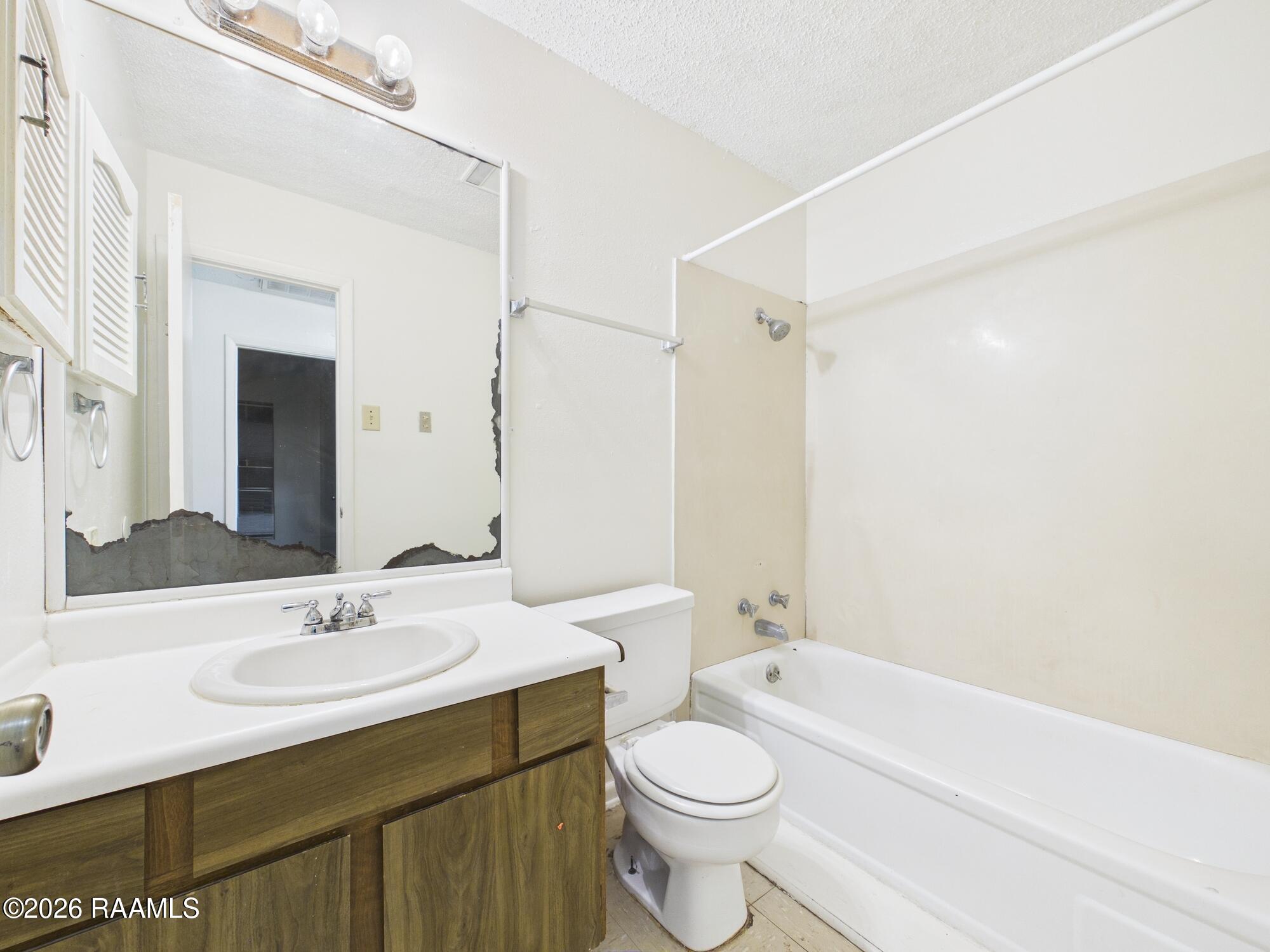 809 Fox Run Avenue, Unit 2 Lafayette, LA 70508 - Photo 18 of 22 CAM06261G6-PR0033-STILL015