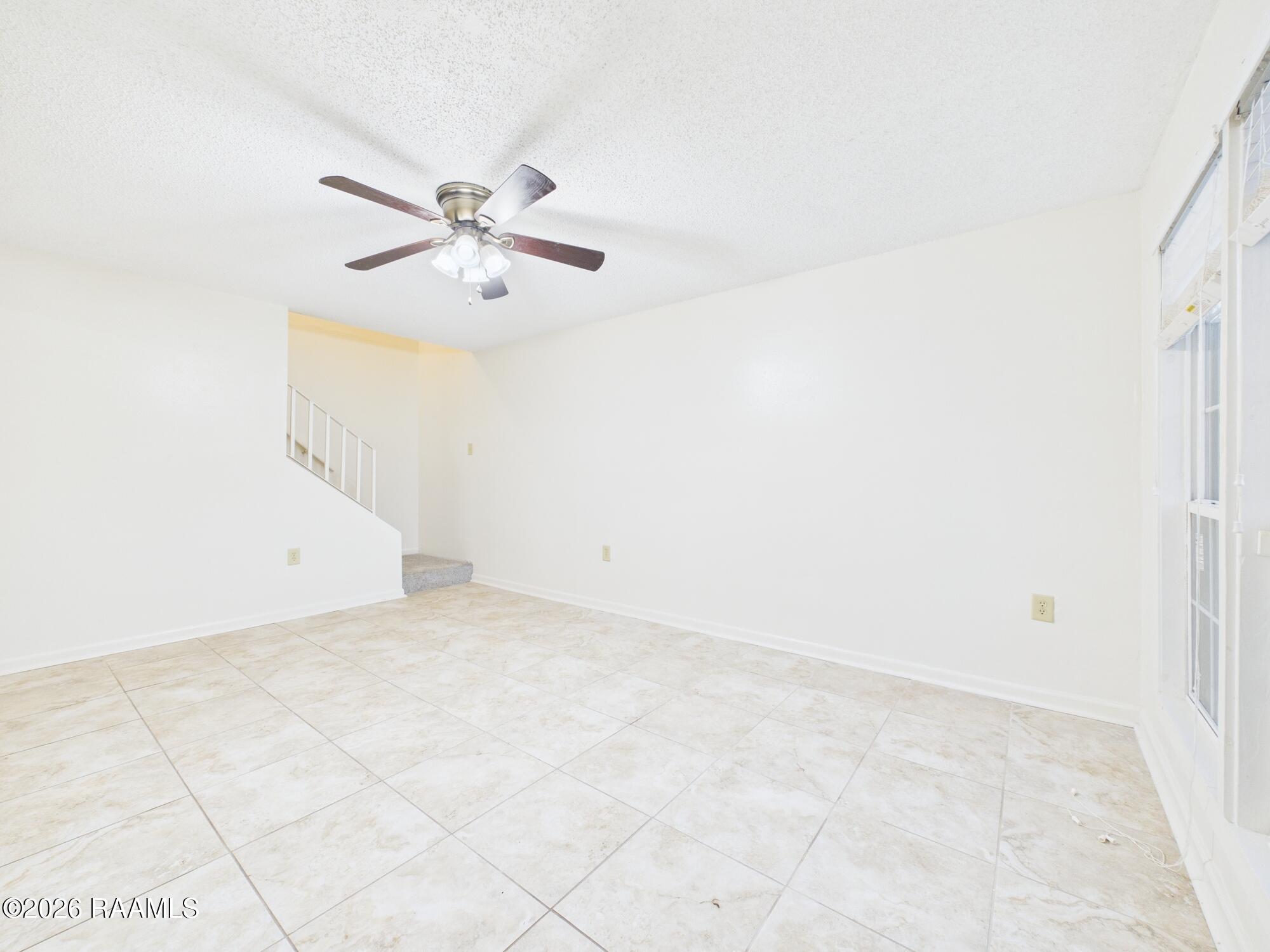 809 Fox Run Avenue, Unit 2 Lafayette, LA 70508 - Photo 5 of 22 CAM06261G6-PR0033-STILL003