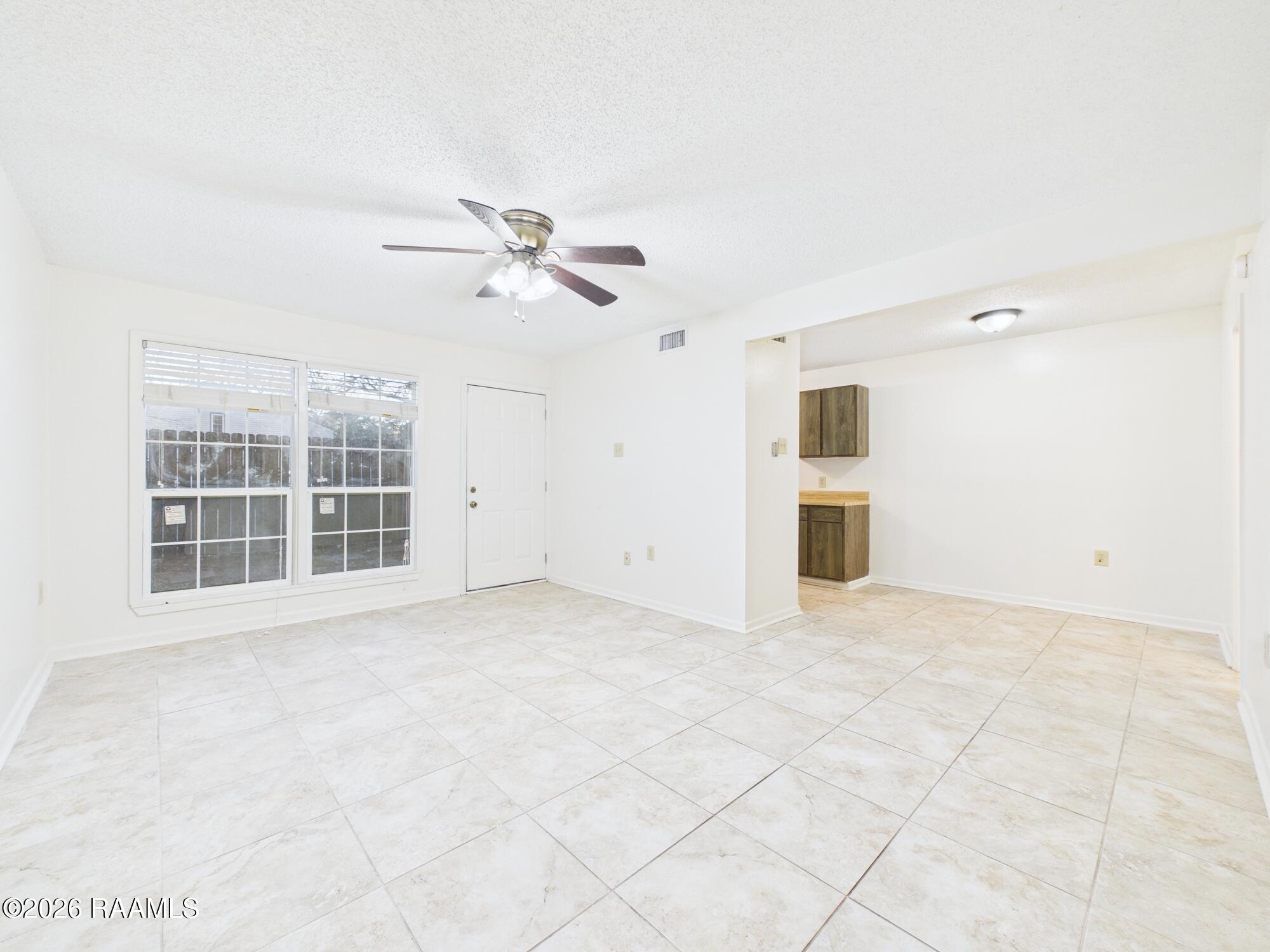 809 Fox Run Avenue, Unit 2 Lafayette, LA 70508 - Photo 6 of 22 CAM06261G6-PR0033-STILL004