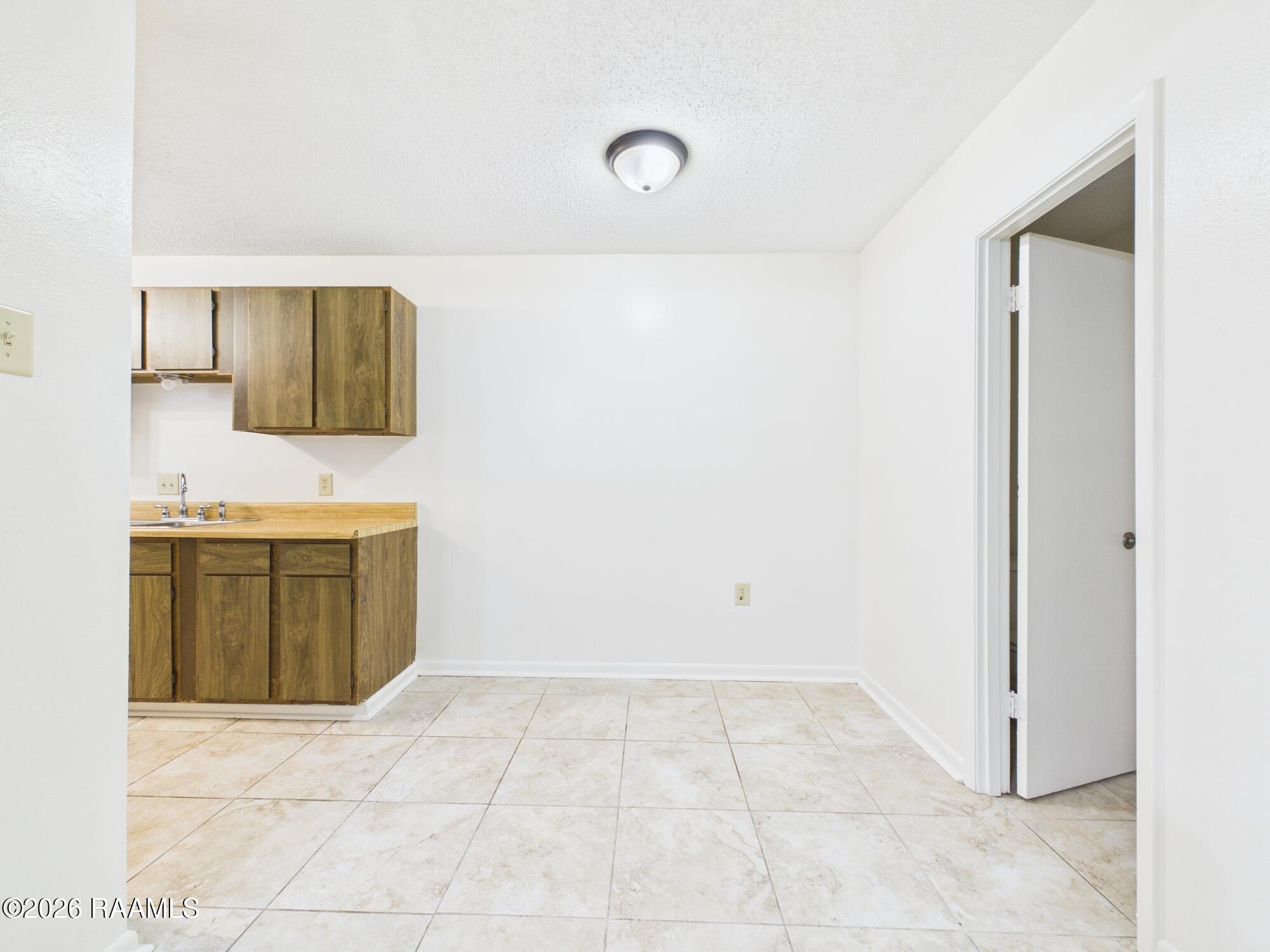 809 Fox Run Avenue, Unit 2 Lafayette, LA 70508 - Photo 7 of 22 CAM06261G6-PR0033-STILL008