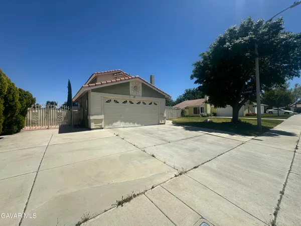 $519,800 | 37806 Sulphur Springs Road, Palmdale, CA 93552