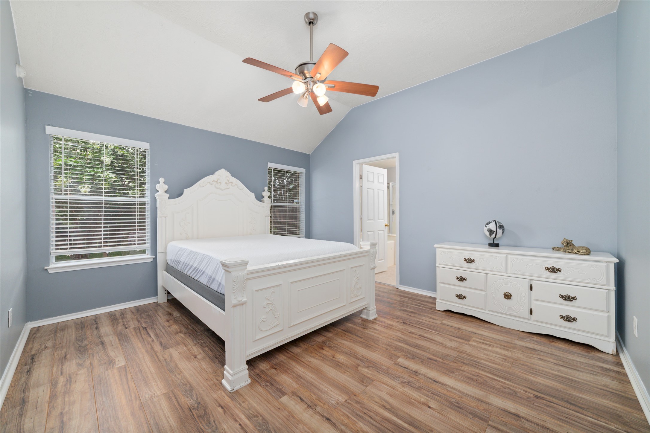 13605 Trail Meadow Lane Rosharon, TX 77583 - Photo 11 of 21 Spacious primary bedroom with an ensuite bathroom