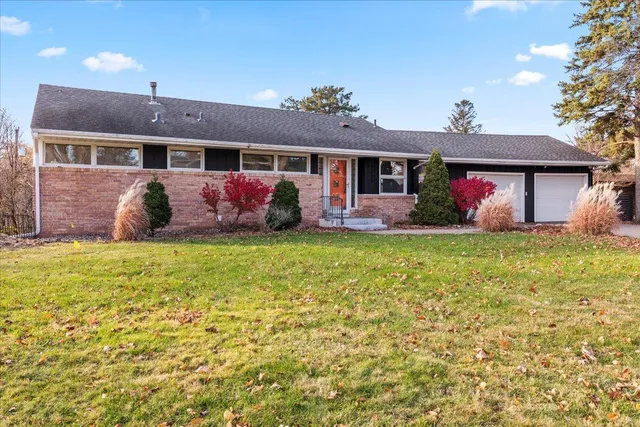 $3,100 | 5528 Merritt Circle, Edina, MN 55436