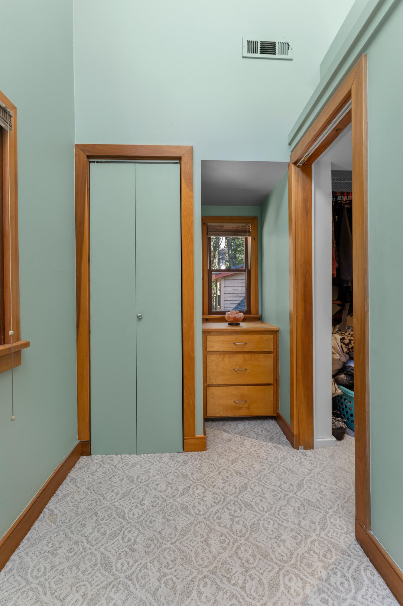 2315 Reeves Creek Road Selma, OR 97538 - Photo 18 of 49 Upstairs bedroom closet.
