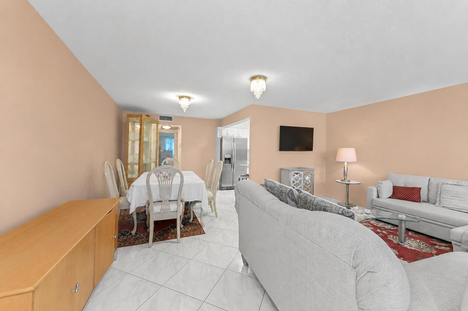 1069 Cornwall East Boca Raton, FL 33434 - Photo 3 of 44 ChatGPT Image Jul 4, 2026, 07_03_08 AM