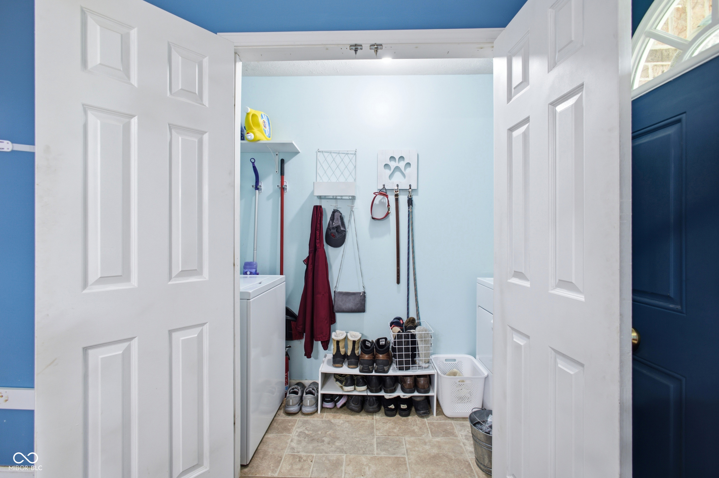 975 Stonegate Road Greenwood, IN 46142 - Photo 5 of 30