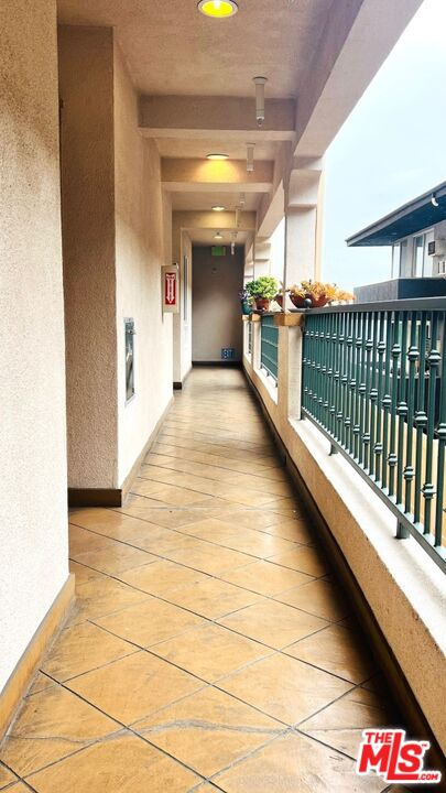 5633 Carlton Way, Unit 203 Los Angeles, CA 90028 - Photo 12 of 15