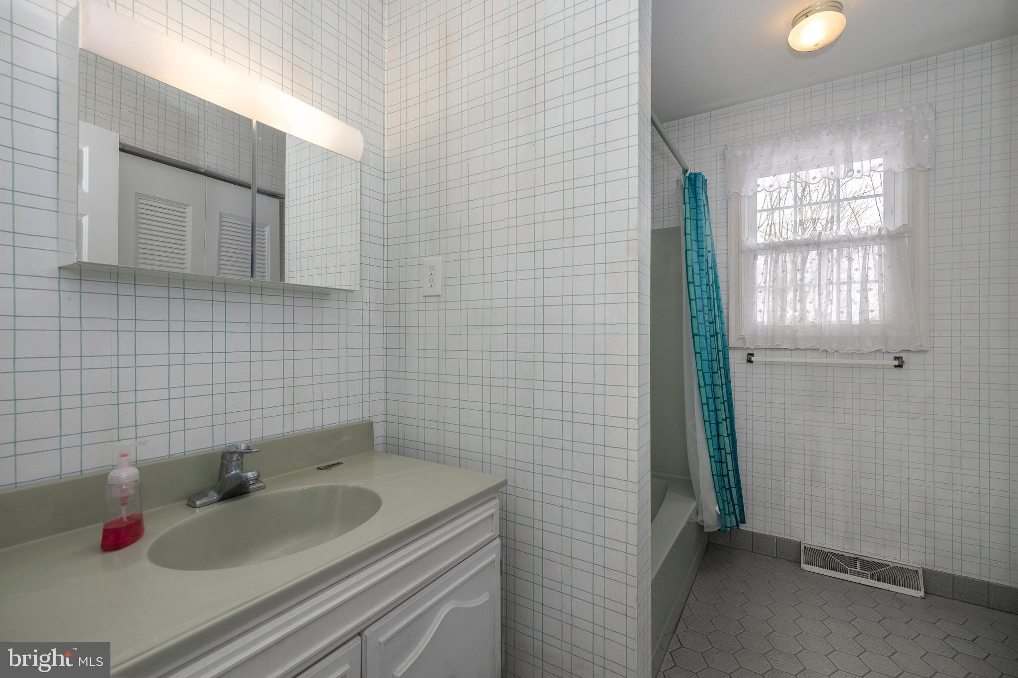 41 Blakely Road Downingtown, PA 19335 - Photo 14 of 28 Gallery Image 14