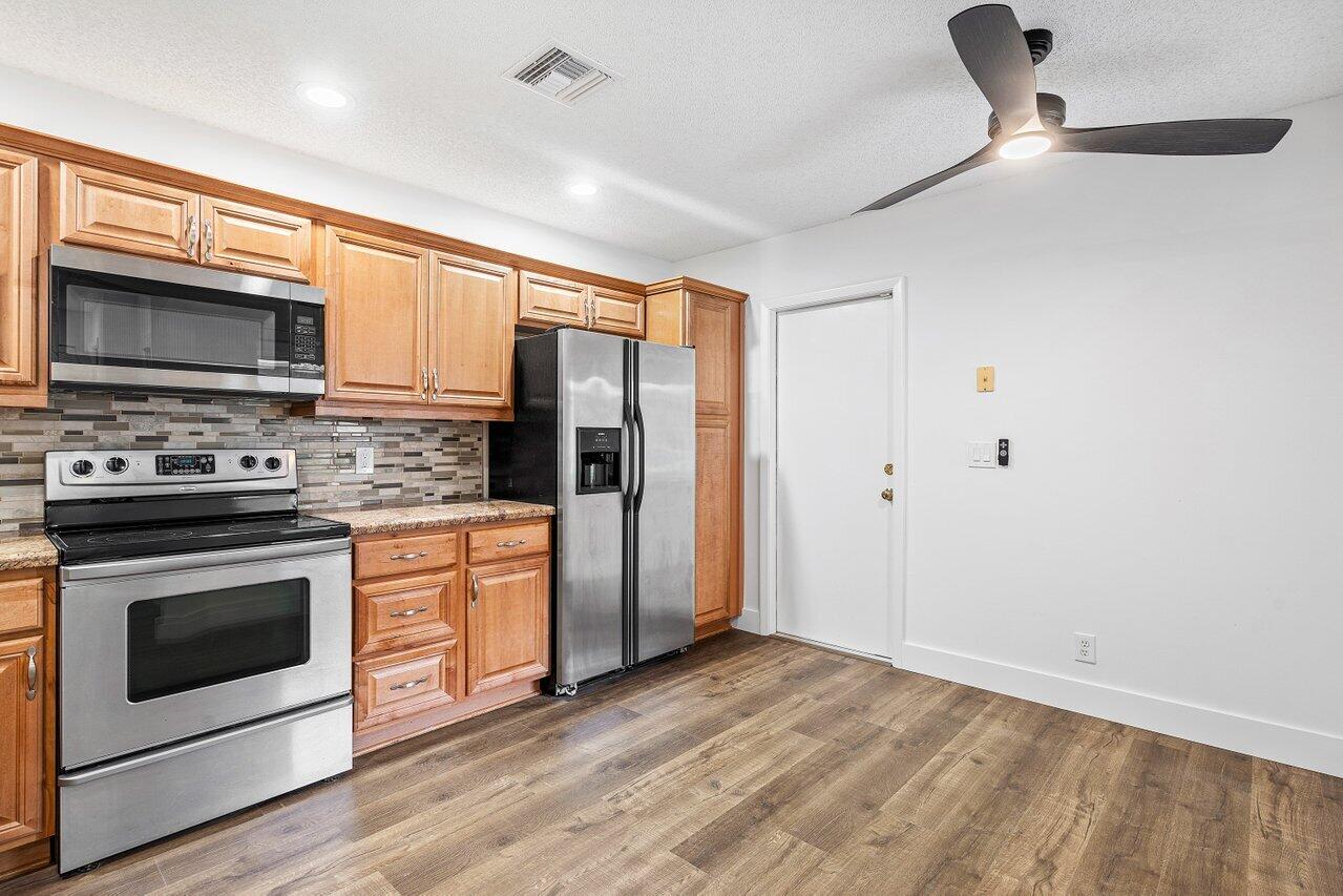 10478 Mateo Court Boca Raton, FL 33498 - Photo 12 of 50 KITCHEN