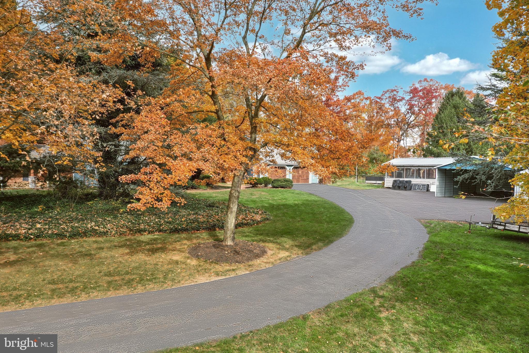 740 Bairs Road York, PA 17408 - Photo 7 of 63