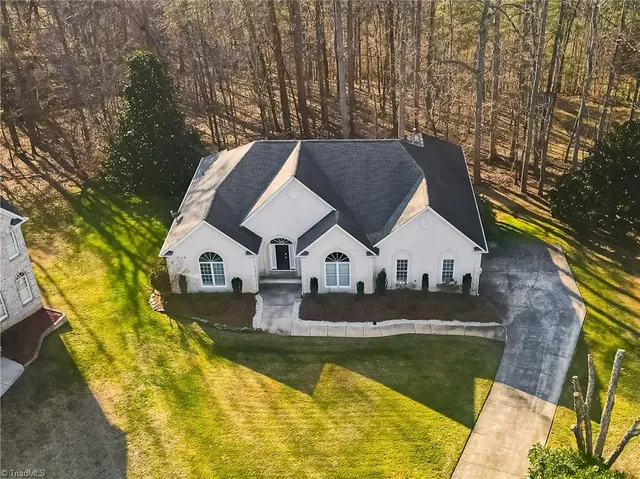 $575,000 | 3003 Lodge Drive, Jamestown, NC 27282