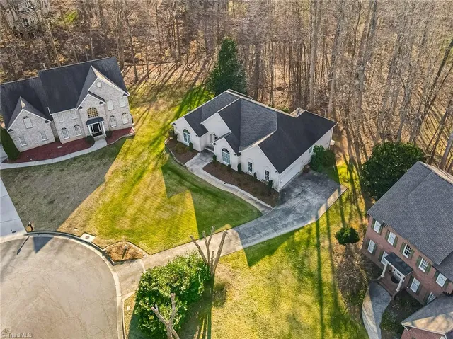 $575,000 | 3003 Lodge Drive, Jamestown, NC 27282