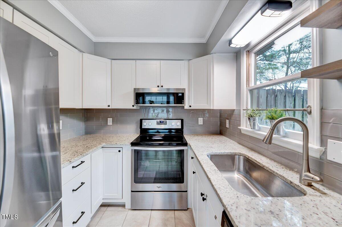 5610 Hamstead Crossing Raleigh, NC 27612 - Photo 12 of 30 Kitchen