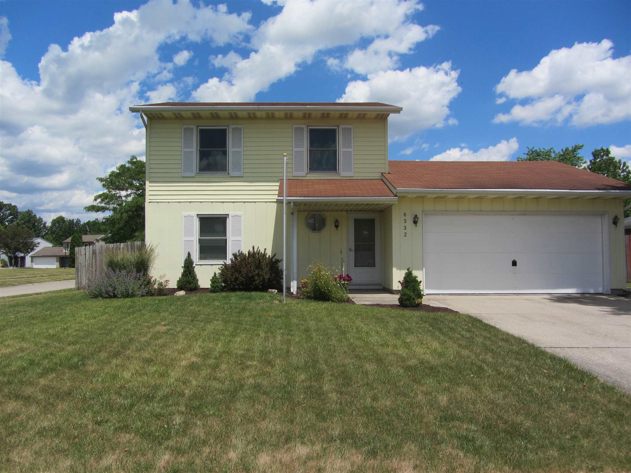 6332 Wood Rim Run Fort Wayne, IN 46825 - Photo 1 of 25 Gallery Image 1