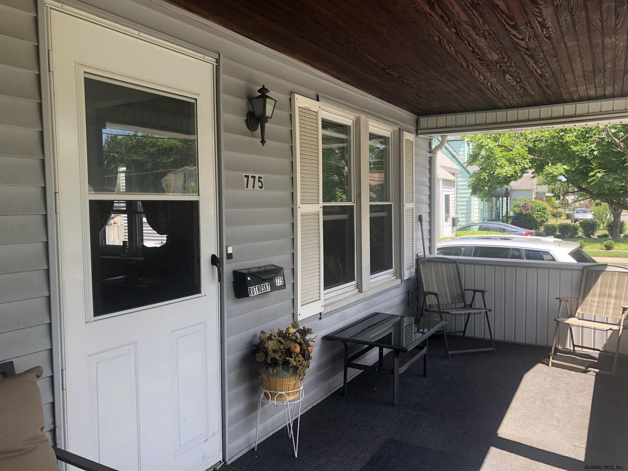 775 Curry Road Rotterdam, NY 12306 - Photo 3 of 16 Photo 3