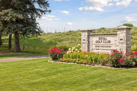 $2,250,000 | 1820 Annika Drive North, Lake Elmo, MN 55042